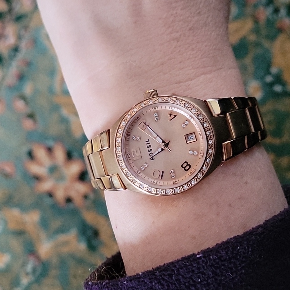 Fossil Rose Gold Watch w Rose Gold Face & Sparkling Accents - Picture 6 of 7